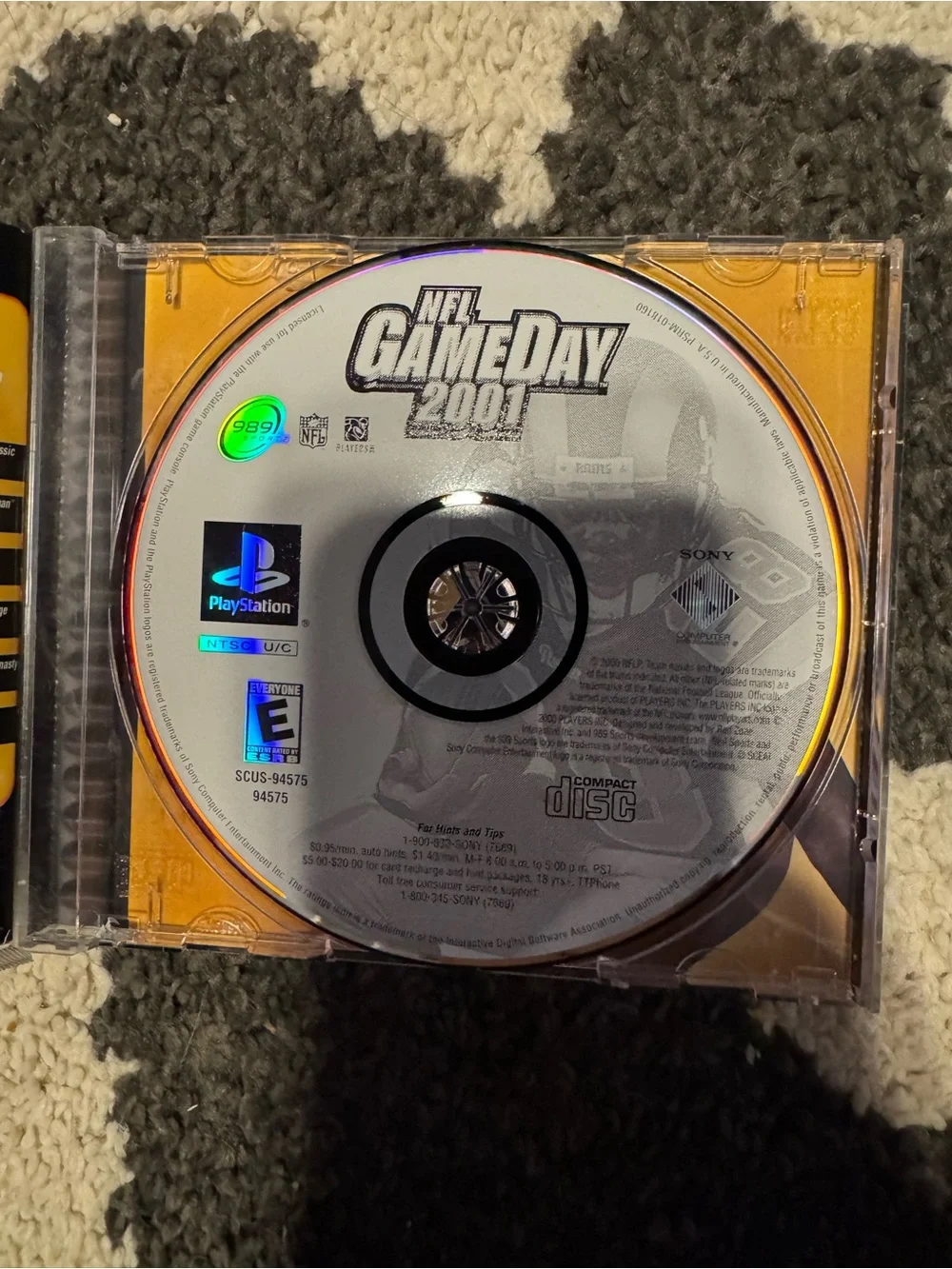 Sony PlayStation NFL GameDay 2001 - Black & Gold Cover